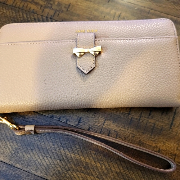 Anne Klein zip around wallet - Picture 1 of 8